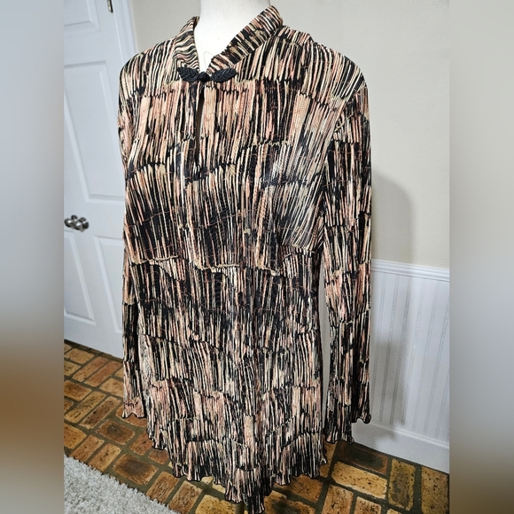Connected Apparel Textured Boho Abstract Top, Black/tan, Size 16W - Picture 1 of 5